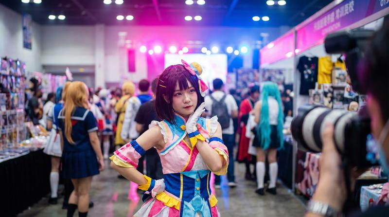 姨母家难忘的日子》剧情介绍cosplay直播